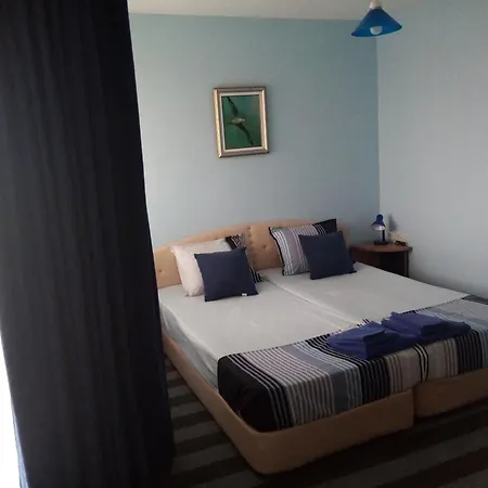 Мирели Hotel *