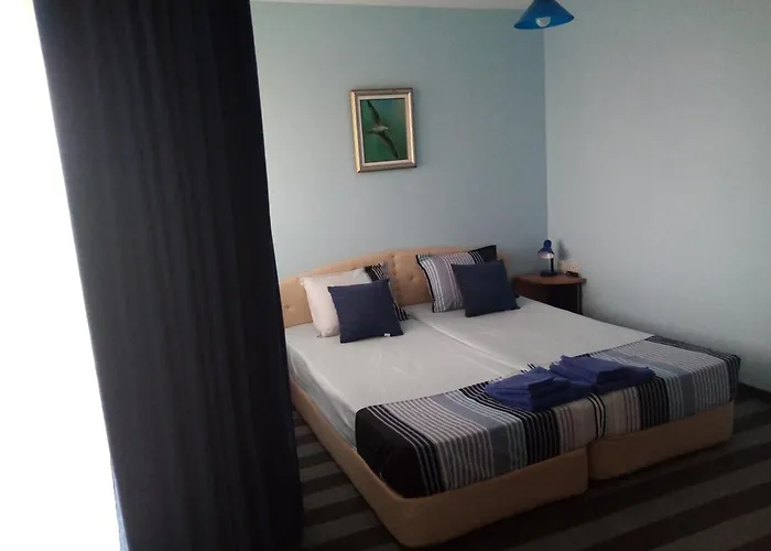 мирели Hotel *